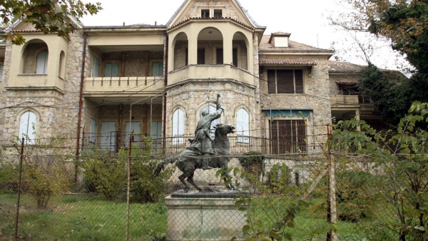 &Alpha;&pi;&omicron;&kappa;&alpha;&tau;ά&sigma;&tau;&alpha;&sigma;&eta; &tau;&omicron;&upsilon; &alpha;&nu;&alpha;&kappa;&tau;&omicron;&rho;&iota;&kappa;&omicron;ύ &kappa;ή&pi;&omicron;&upsilon; &sigma;&tau;&omicron; &Tau;&alpha;&tau;ό&iota;